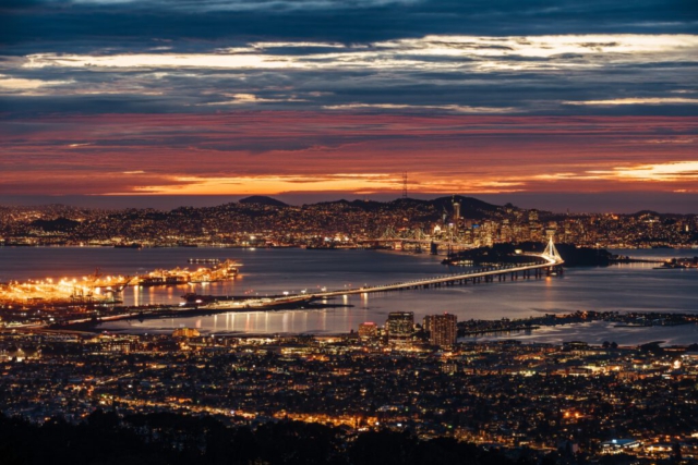 Der Blick von Oakland auf San Francisco, auf der anderen Seite der Bay Bridge.